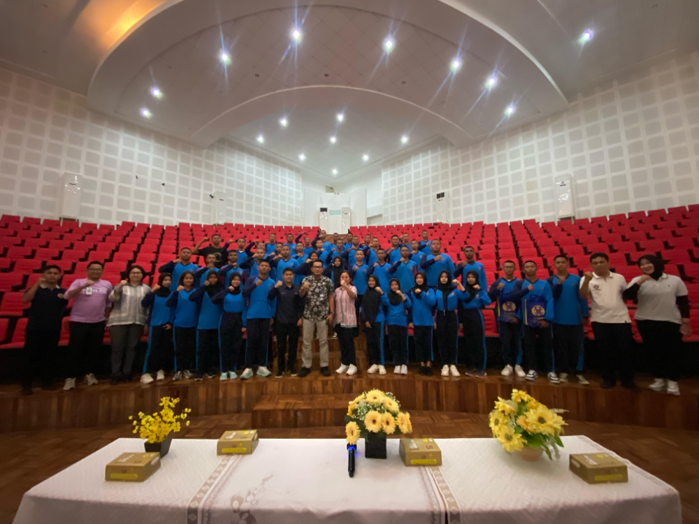 PEMBUKAAN DIKLAT PEMBENTUKAN BASIC SAFETY TRAINING SISWA SMKN 8 SAMARINDA DI PIP Makassar 